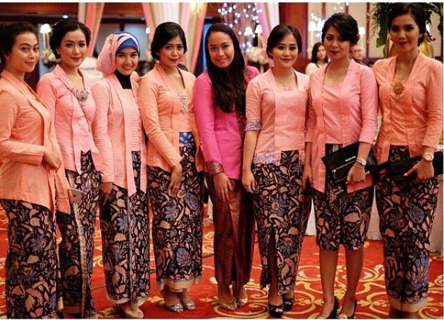 Mau Pergi Ke Kondangan? Ketahui Dulu Pakaian Nggak Boleh dan Boleh Kamu Pakai Ini