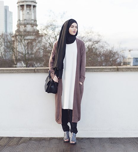 Long Cardigan Memang Luaran yang Pas Agar Penampilan 