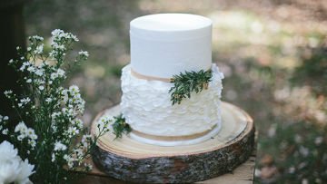 11 Kue Tart Kecil dan Sederhana tapi Cantik Untuk Resepsi Pernikahanmu. Sambil Dipotong Besama Pasangan, Makin Membahagiakan!