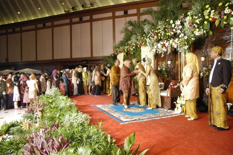 Memangnya apa yang sedang dirayakan/