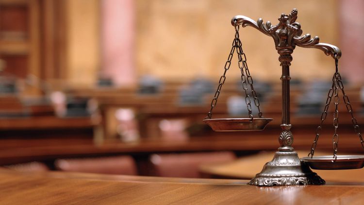 6 Bukti Kalau Anak Hukum Itu Romantis dan Layak Jadi Pendamping Hidupmu