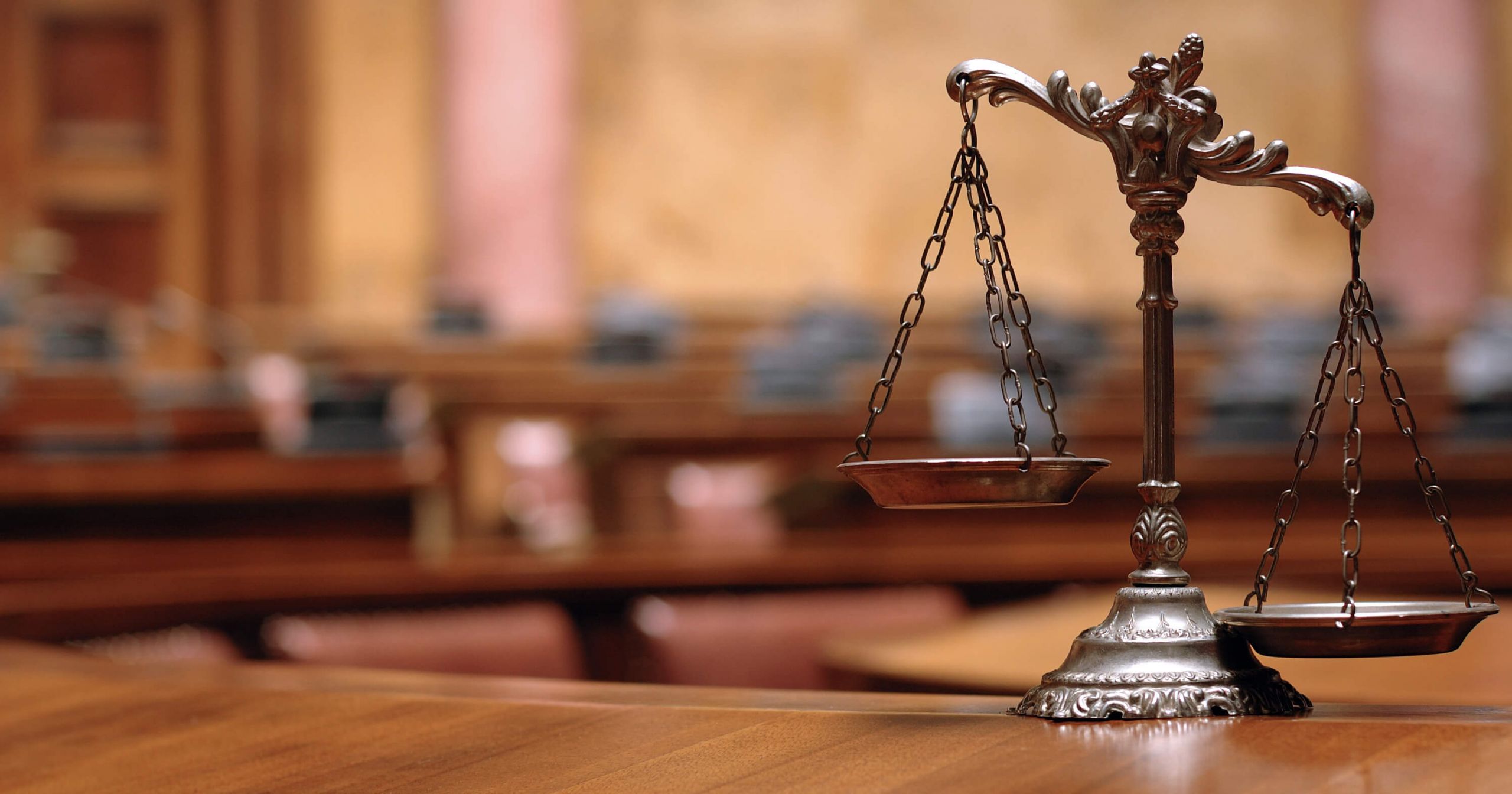 6 Bukti Kalau Anak Hukum Itu Romantis dan Layak Jadi Pendamping Hidupmu