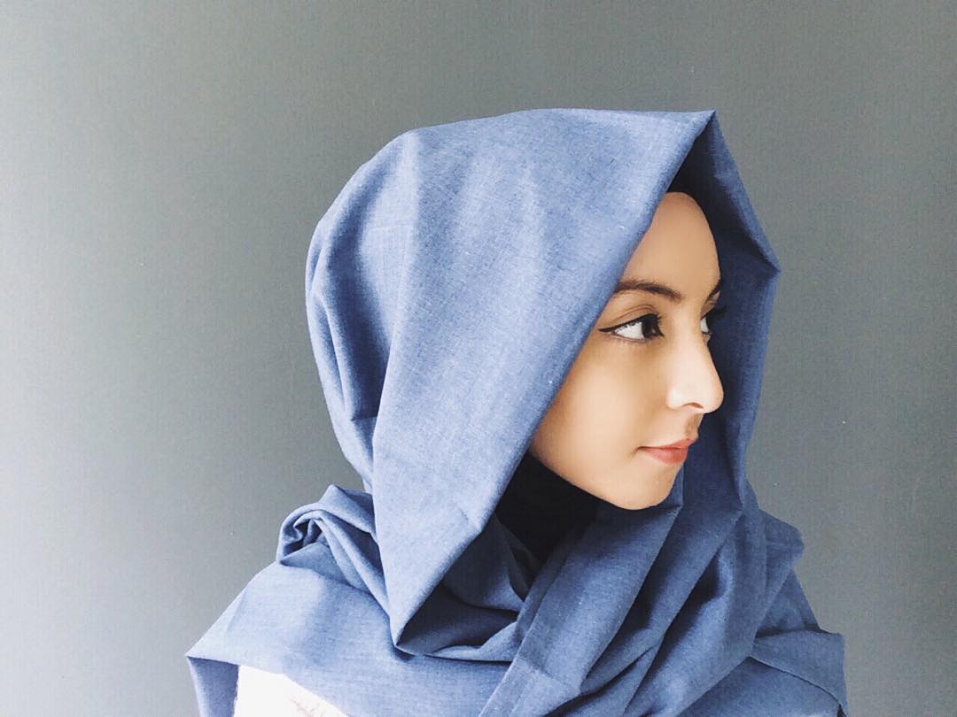 5 Cara Gampang Pakai Pashmina. Dari Mulai Milih Bahan Sampai Tutorialnya. Supaya Penampilan 