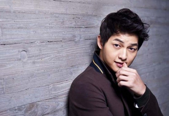 Ups, Ternyata Masih Banyak yang Belum Beneran Kenal Sama Song Joong Ki. Cek Yuk Sisi Lain Doi yang Belum Tentu Kamu Tahu.