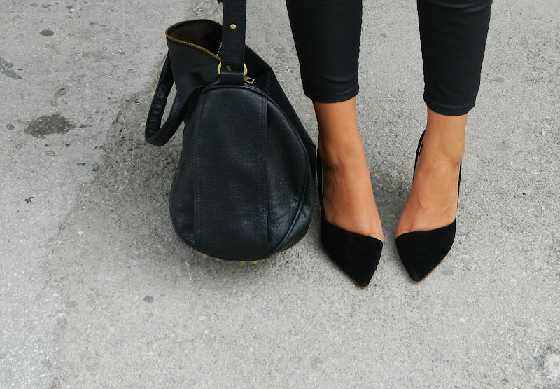 Yang Bikin Nyaman Memang Susah Dilepas, Sepatu Flats Hitam Salah Satunya