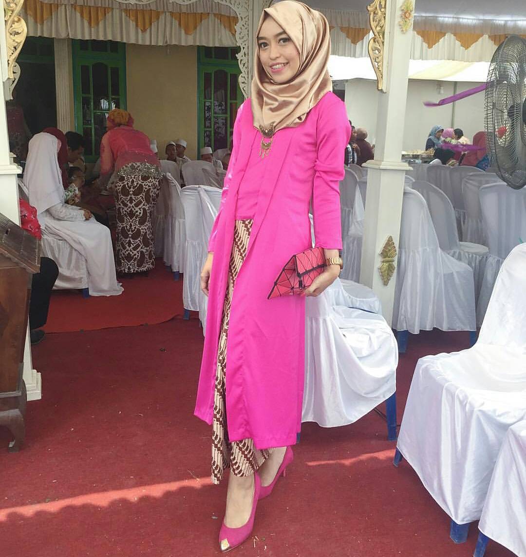11 Ide Kebaya Kutu Baru Hijab Yang Bisa Buatmu Tampil Mempesona Di 11 Ide Kebaya Kutu Baru Hijab Yang Bisa Buatmu Tampil Mempesona Di