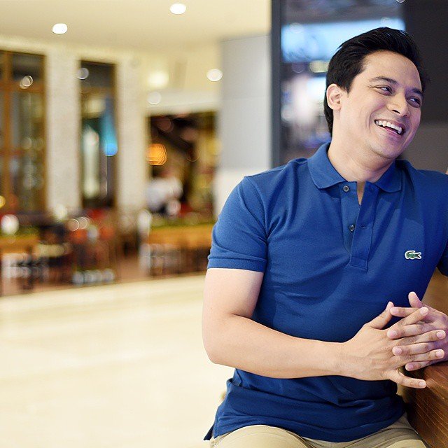 pakai polo shirt aja udah kayak gini gantengnya