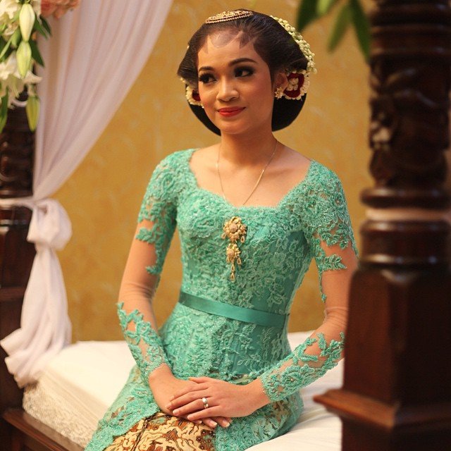 Untukmu Calon Ratu Sehari, Inilah 8 Inspirasi Kebaya Klasik Untuk Malam Midodareni