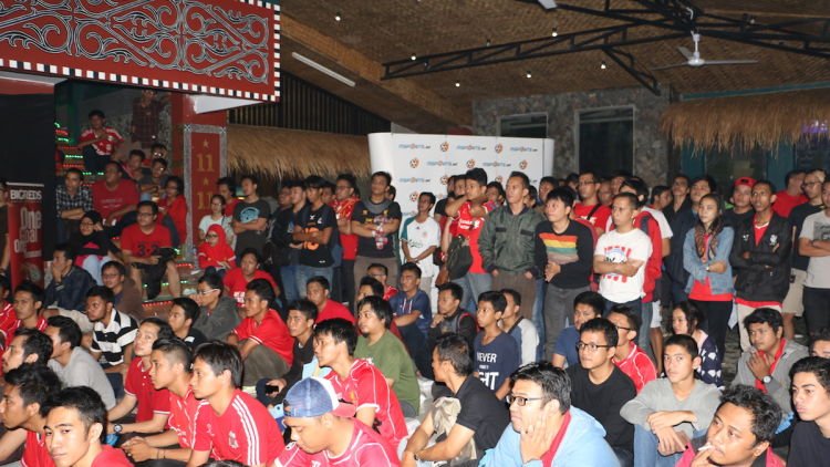 Musim Sepak Bola Uda Usai. Cowok-Cowok Jomblo Siap-Siap Makin Nyesek Pas Malam Minggu :P