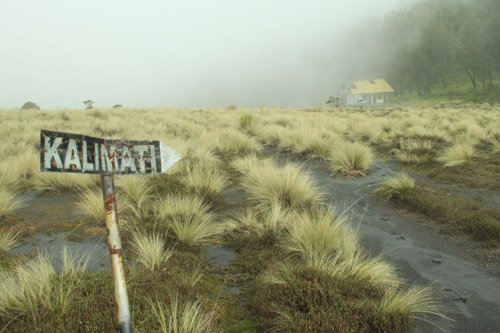pos kalimati sebelum ke puncak