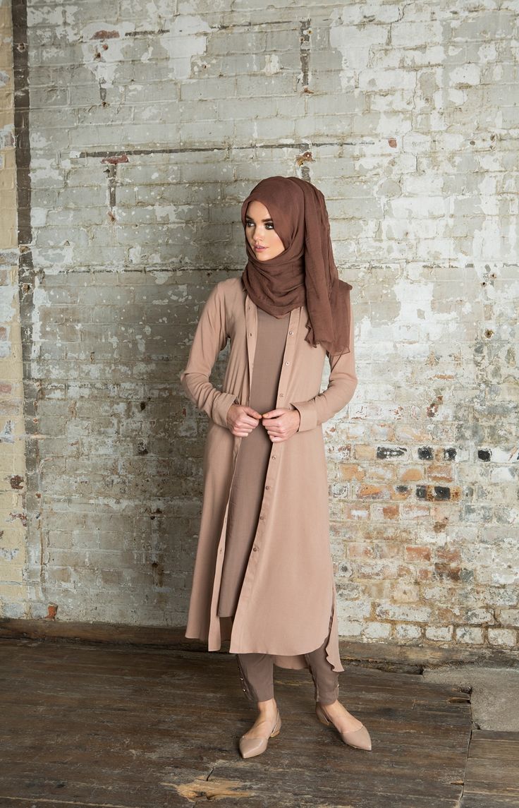 Jangan Ragu Tampil dengan Busana Nude Color. Praktikkan 15 Trik Ini agar Penampilanmu Menawan!
