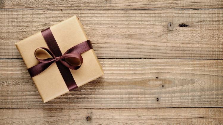 8 Kado Paling Indah untuk Orang yang Dicintai