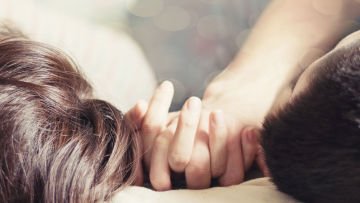 Kadang Hati Terasa Lebih Berdebar Jika Tangan Saling Terpaut Dalam Genggaman. Karena Romantis Tak Selalu Soal Ciuman