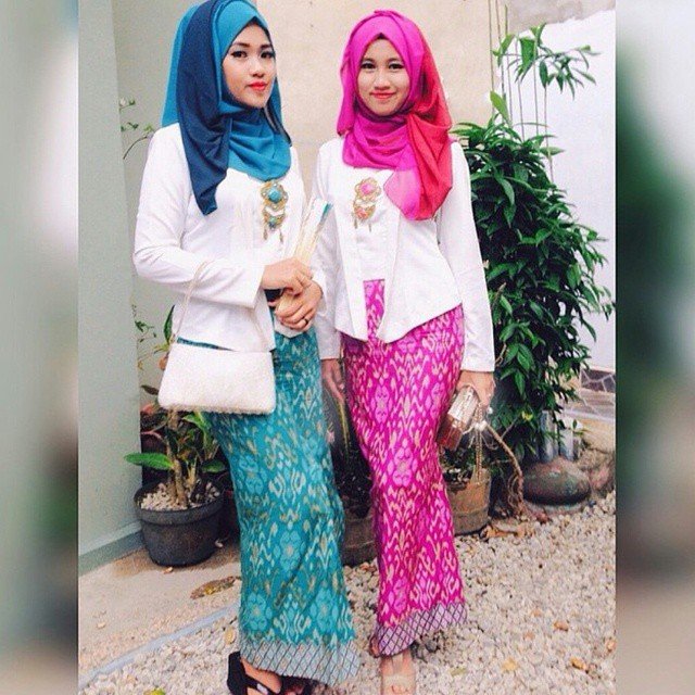 11 Ide Kebaya Kutu Baru Hijab yang Bisa Buatmu Tampil 