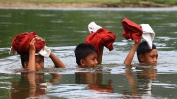 Ironi Pendidikan Indonesia yang Bikin Hati Sedih dan Marah. Kamu yang Hidup Enak, Masih Ngeluh Buat Sekolah?