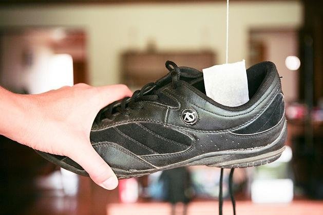 7 Cara Menghilangkan Bau Sepatu, Agar Kamu Percaya Diri Sepanjang Waktu