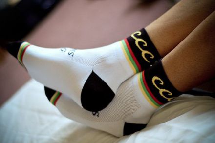 7 Cara Menghilangkan Bau Sepatu, Agar Kamu Percaya Diri Sepanjang Waktu