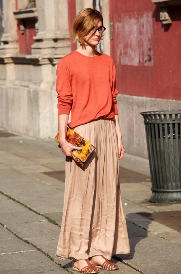 Jangan Ragu Tampil dengan Busana Nude Color. Praktikkan 15 Trik Ini agar Penampilanmu Menawan! 31 tambahkan clutch cantik full color ini <3
