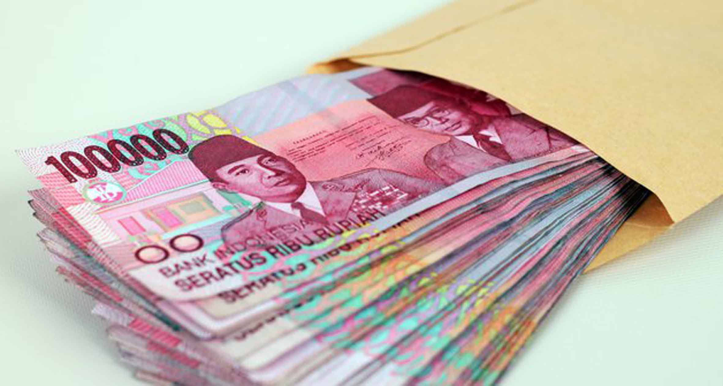 Untuk Kamu yang Berusia 20-an dan Sudah Bekerja, Begini Cara Menyenangkan Orangtuamu
