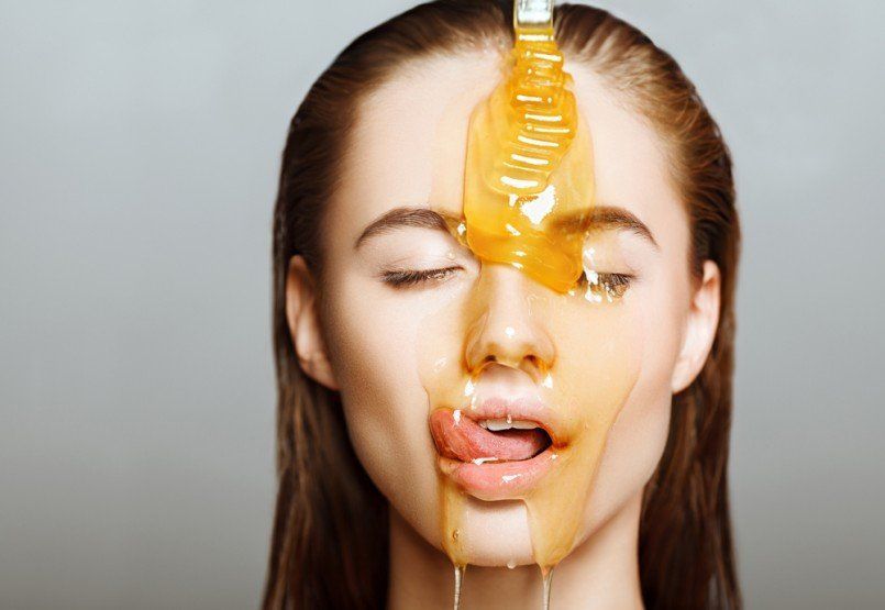 6 Bahan Alami Pengganti Sabun Cuci Muka, Anti Jerawat dan Komedo Juga