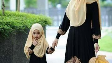 Punya Anak Perempuan Memang Masih Impian. Tapi Boleh Kok, Melihat 9 Inspirasi Baju Kembaran Ibu-Anak Ini