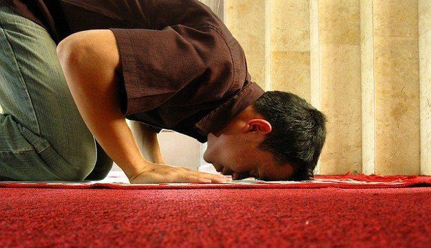 hanya butuh lantai untuk bersujud