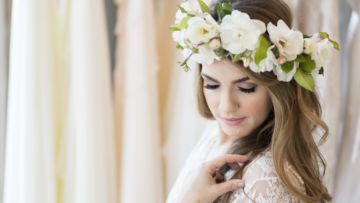 20 Inspirasi Mahkota Bunga atau Flower Crown Yang Cantique Untuk Hari Pernikahanmu