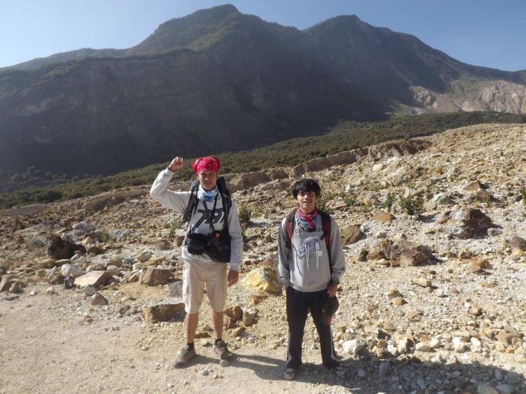 Mitos mendaki Gunung Lawu