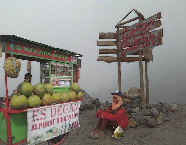 Kalau Gunung Sudah Rame Kaya Pasar, Bisnis Ini Bisa Kamu Buka Di Sana! Ngakak Pasti Deh Bacanya 23 Seger~~
