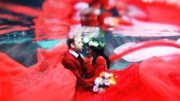 7 Inspirasi Foto Prewedding Underwater di Umbul Ponggok Klaten. Unik dan Antimainstream