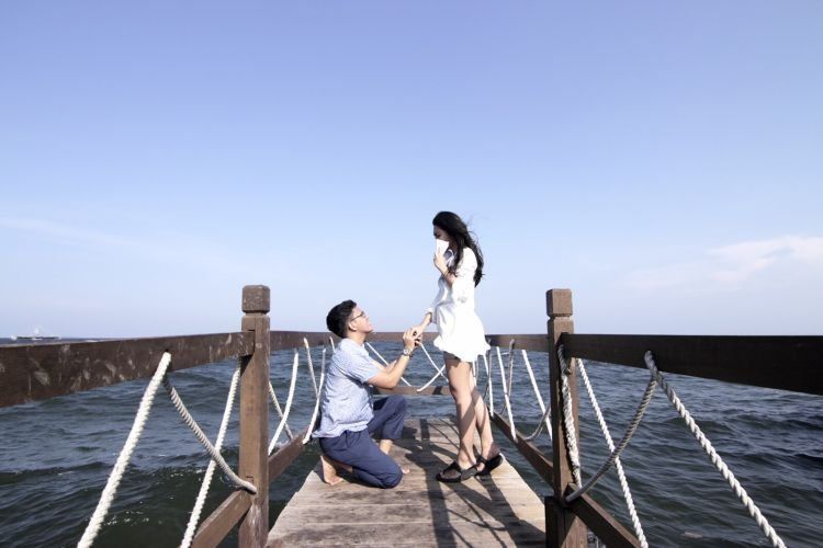 Kamu mau gak jadi istri aku?