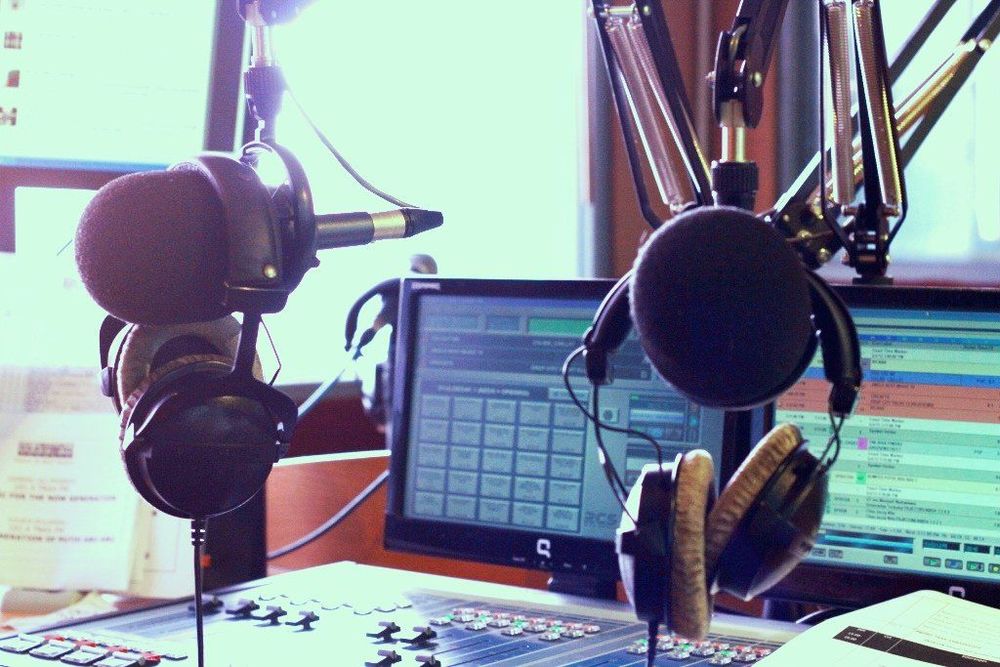 Curahan Kami Sang Penyiar Radio