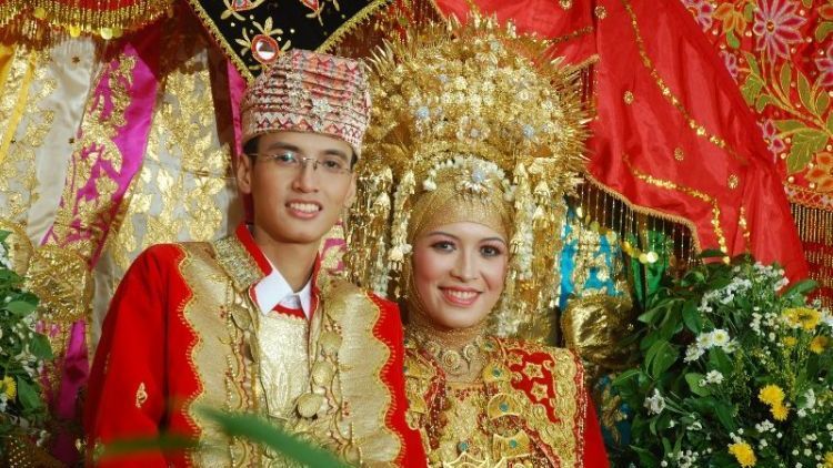 Mending Banyakin Liburan Kalau Kamu Masih Percaya Mitos Jawa Sama Minang Nggak Boleh Nikah