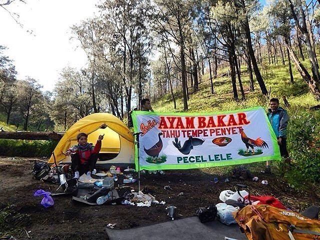 Kalau Gunung Sudah Rame Kaya Pasar, Bisnis Ini Bisa Kamu Buka Di Sana! Ngakak Pasti Deh Bacanya 22 lapar~