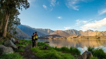 Bulan Madu di Gunung, Kenapa Nggak? 10 Gunung Ini Bisa Jadi Saksi Cintamu dengan Pasangan Halalmu