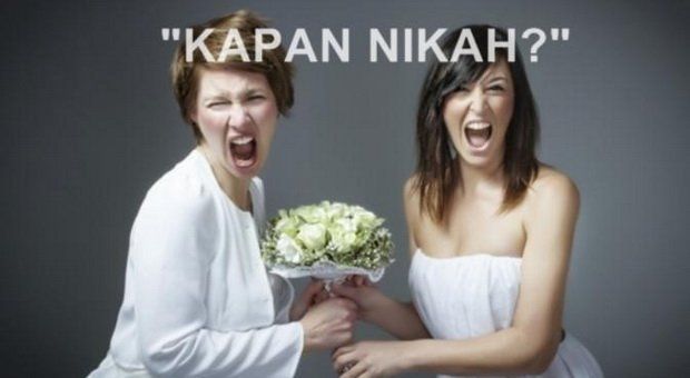 Jawab aja dengan becandaan...