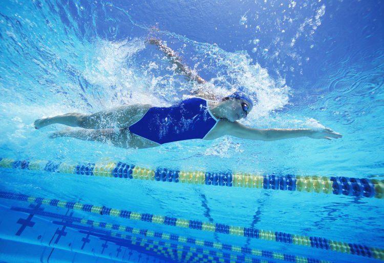 karena air kaporit kolam renang itu berbahaya