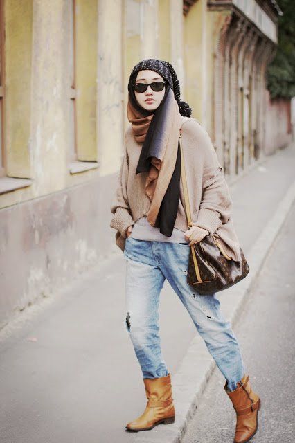 pakai sweater juga bisa