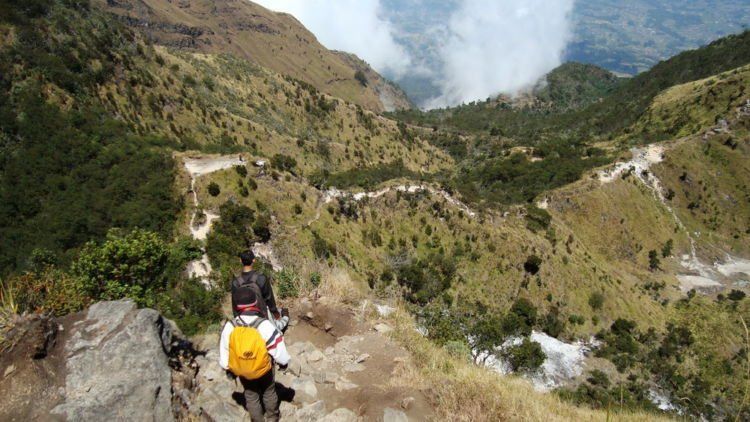 5 Mitos dan Pantangan Mendaki Gunung Lawu. Ketahui, Agar Pendakianmu Aman