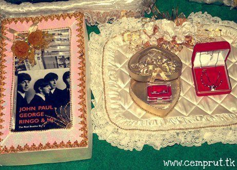 mas kawin buku karya sendiri, mau?
