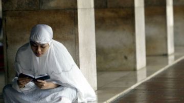 10 Cara Khatam Al Qur’an Selama Puasa Ramadhan