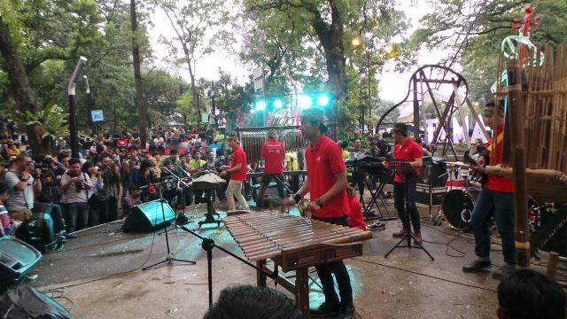 Musik dulu biar asik