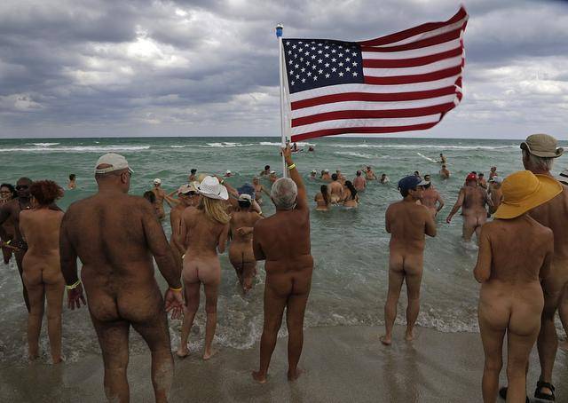 Ngintip 10 Pantai Nudis Paling Populer Di Dunia Yuk! Bebas Bugil Sih, Tapi Tetep Ada Aturannya Juga 17 mereka menyebutnya freedom