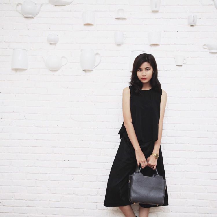 hitam-hitam.