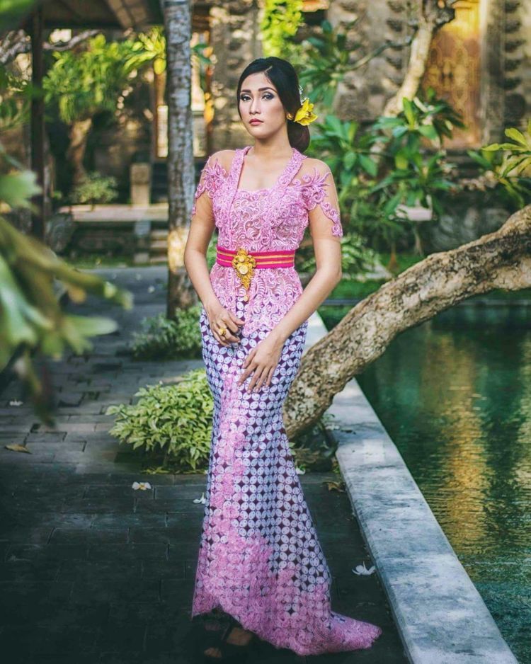 Inspirasi Kebaya Bali Untuk Kondangan. Lure Module Instan 