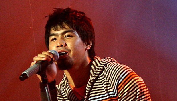 Butuh Asupan Lagu Galau Untuk Menemani Bapermu? Langsung Dengerin 5 Judul Ini!