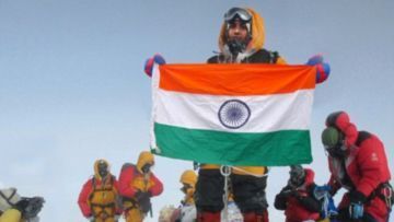 Ngaku-ngaku Muncak Everest, Pasangan Suami Istri dari India Diamankan Polisi. Duh, Segitunya Ya!