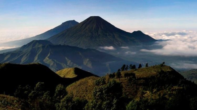 Patah Hati Memang Sengsara. Mending Kunjungi 10 Destinasi Ini Biar Move On Kamu Lancar Jaya! 23 Dieng memang keren. Udara dingin, makanan murah, dan nyaman deh pokoknya