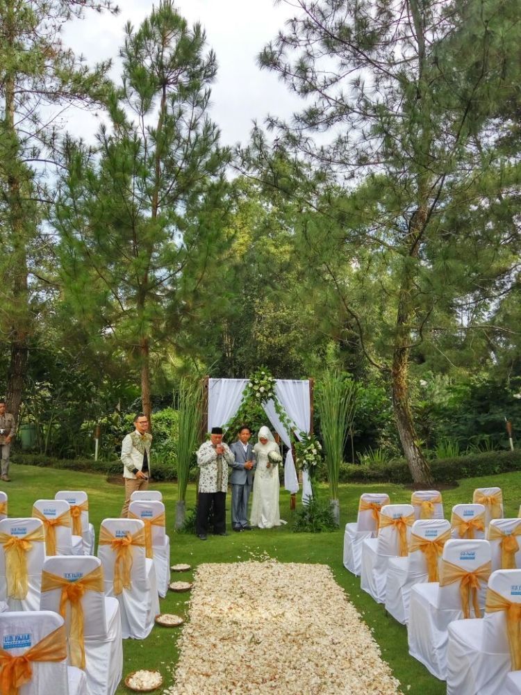  Pernikahan  Outdoor  Tema  Kebun ini Bisa Bikin Nikahanmu 