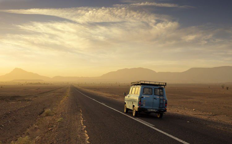 7 Jenis Fobia yang Akrab dengan Para Traveler. Kamu Mengidap Ketakutan yang Mana Nih? 21 Jalan panjang~